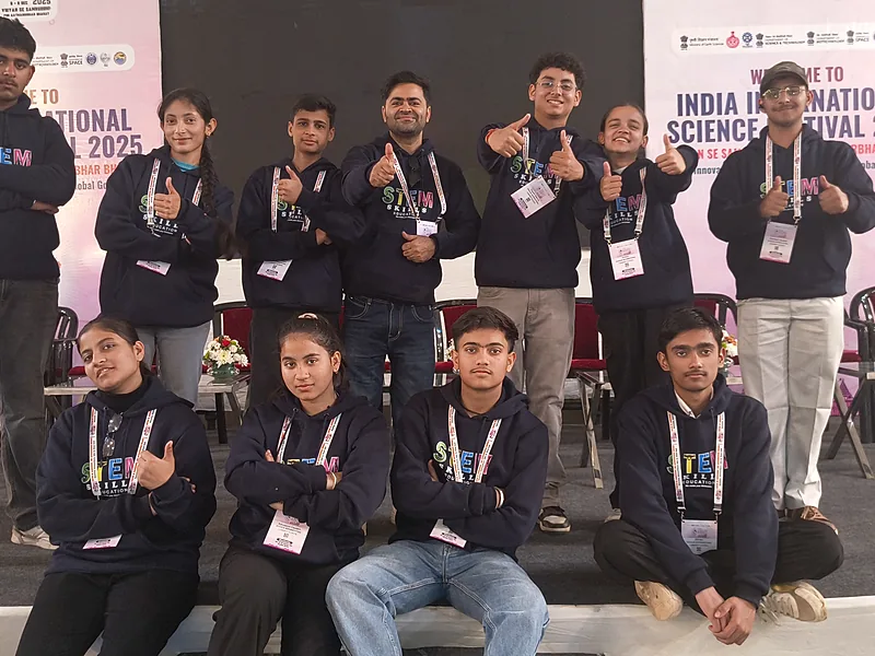 StemSkills students with their delegate passes at the India International Science Festival 2025
